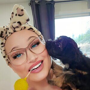 Meet your Posher, Valentina